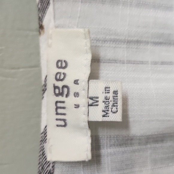 Umgee. Butterfly sleeve gray&white top. Size M. High Low Waist. Crossover fron - Picture 3 of 6